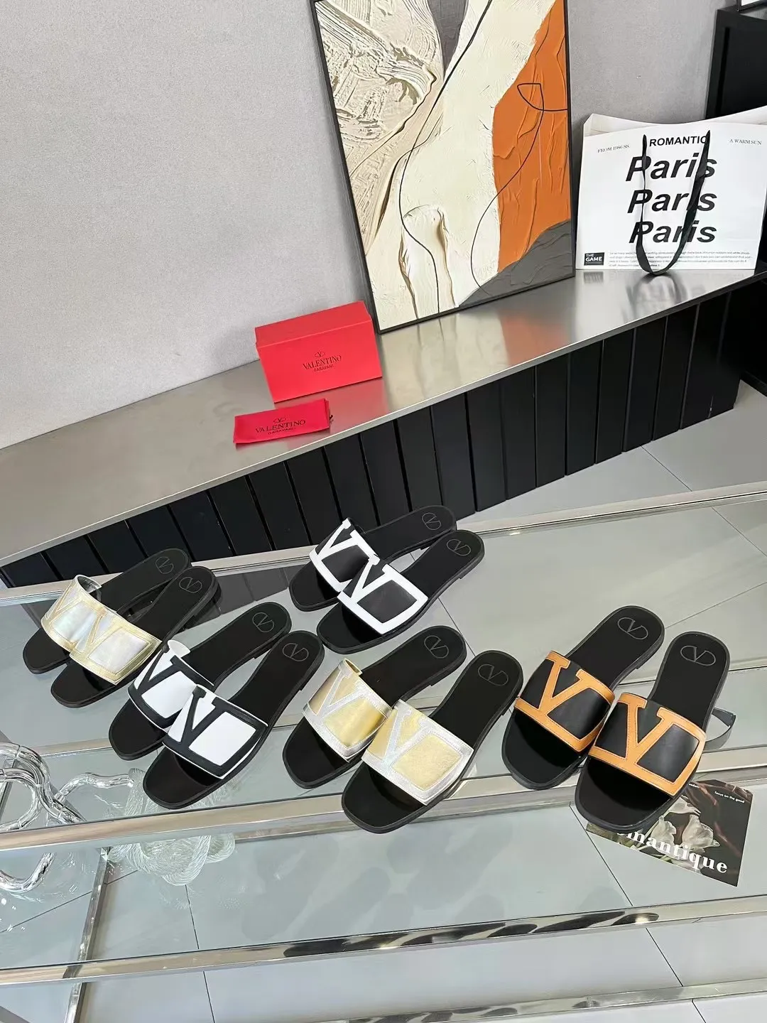 👟👟Ex-factory price 340👟👟 Valentino, 25 new spring and summer Valentino color-blocked flat flops, sizes 35-43